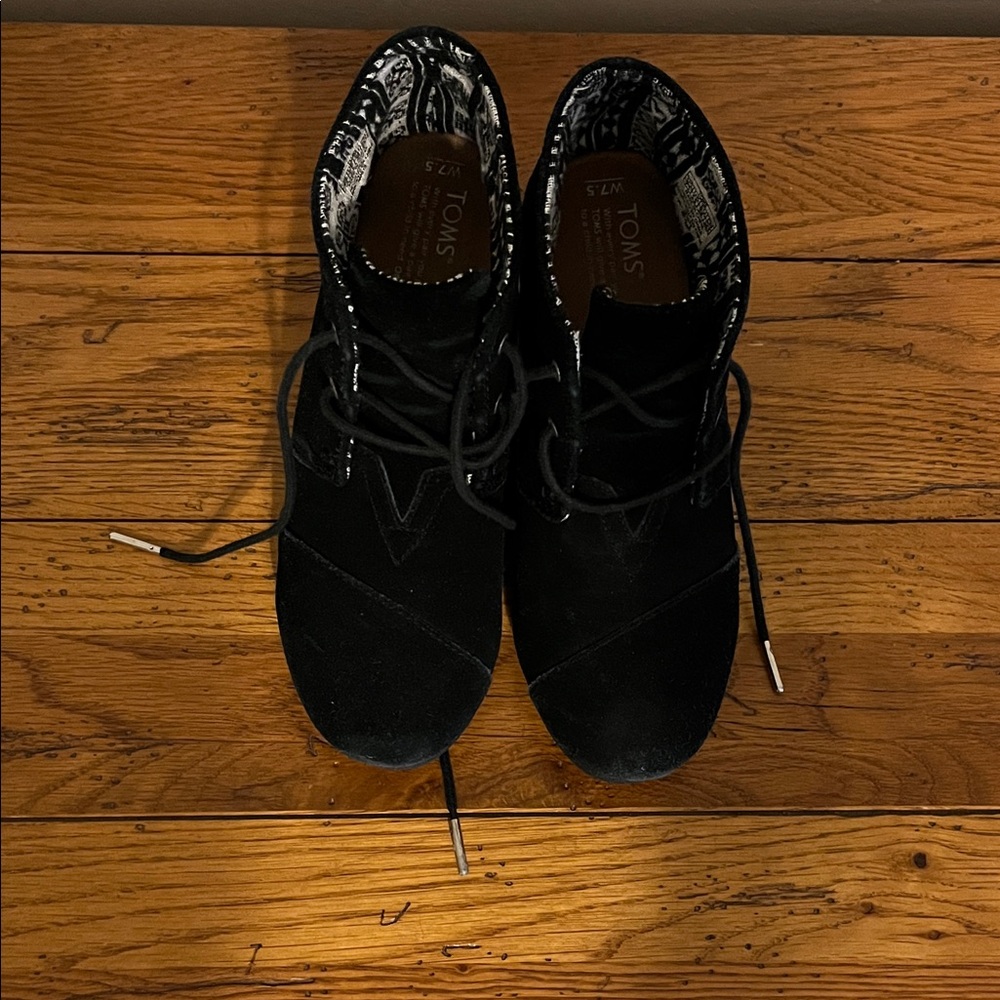 TOMS Women’s Black Ankle Boots